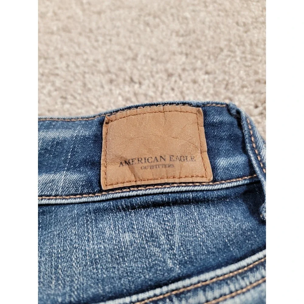 American Eagle Outfitters Next Level Stretch Hi Rise Shortie Distressed Size 2